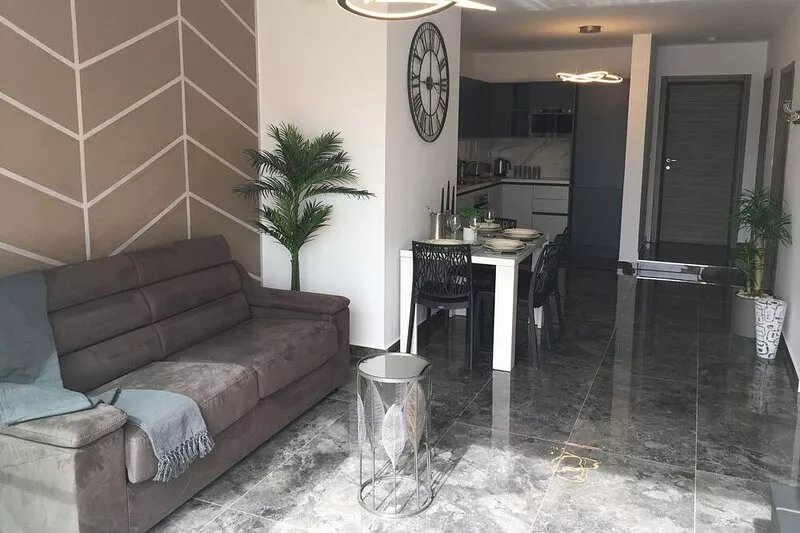 BRAND NEW Penthouse 2 Mins From The Sea-Central Bugibba(Fully A/C+Free Wifi)