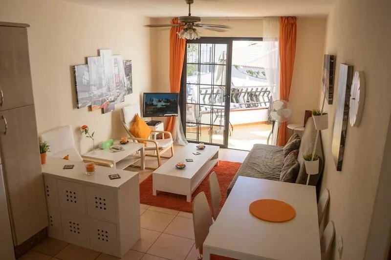 Club Tenerife Los Diamantes 1 Bed  Apartment Seaview Los Cristianos. FREE WIFI