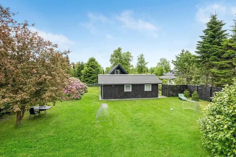 4 bedroom awesome home in Væggerløse