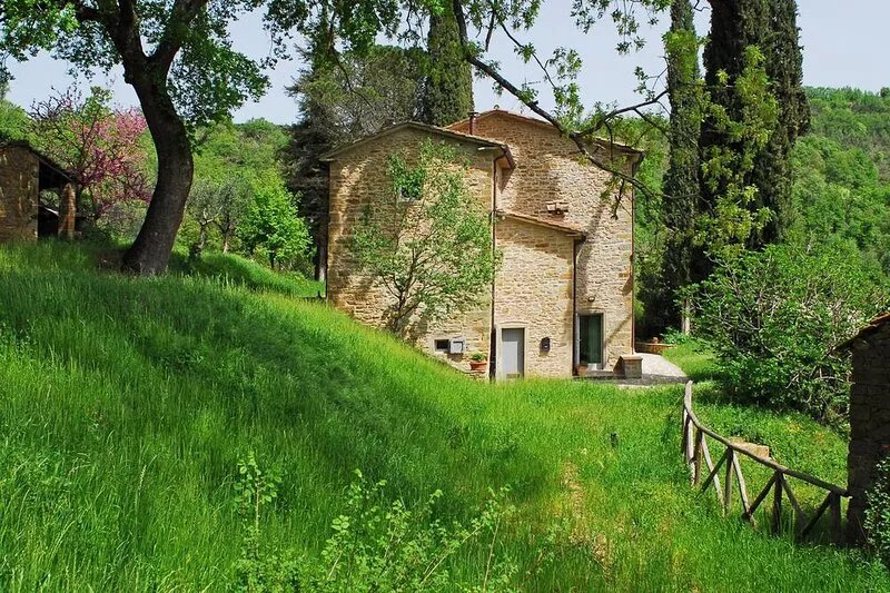 Casa Piccina - Nestling among tall cypresses, ancient oaks and… silence
