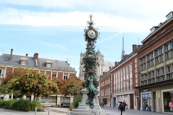 Horloge Dewailly et Marie-sans-chemise
