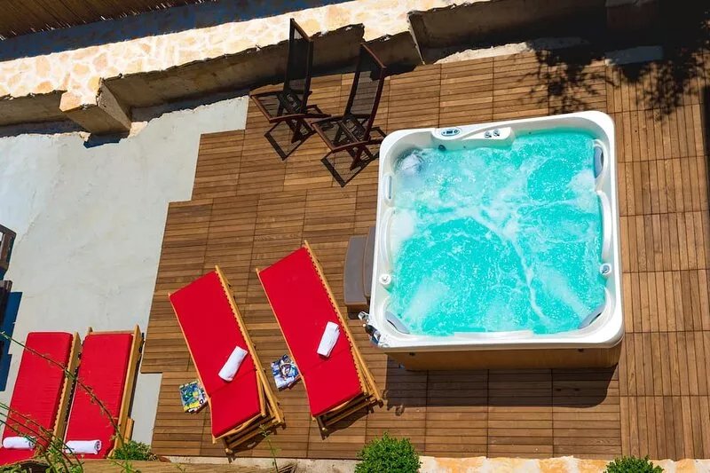 Ankora 1 with terrace and great view next to Old Town with HotTub in the garden