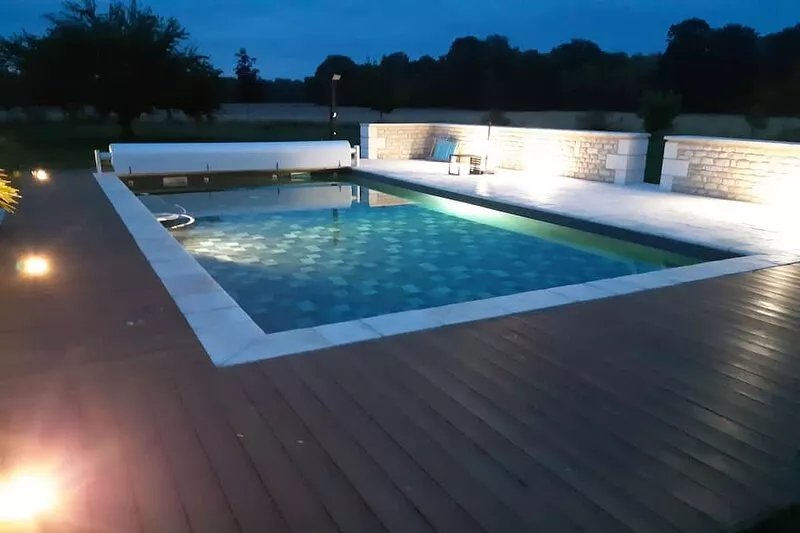 Country house, calm and natural terrace, heated swimming pool