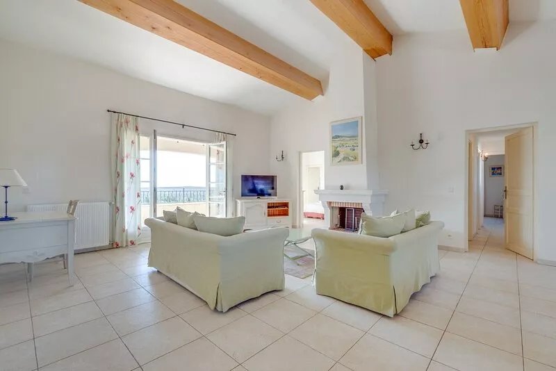 3-BEDROOM APARTMENT WITH TERRACE (N°524)