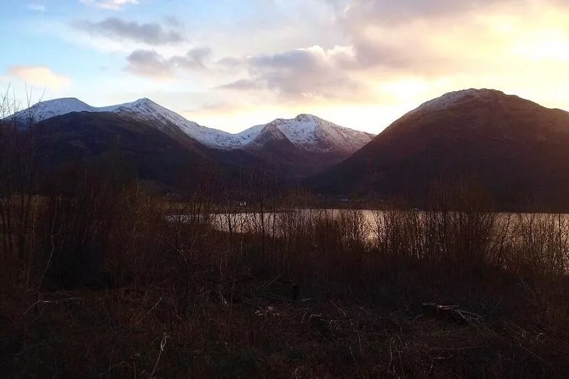 Renovated lochside cottage nr Fort William & Glencoe (sleeps 4-6)