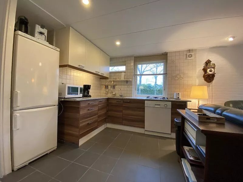 House with 1100 sqm omschlossen plot