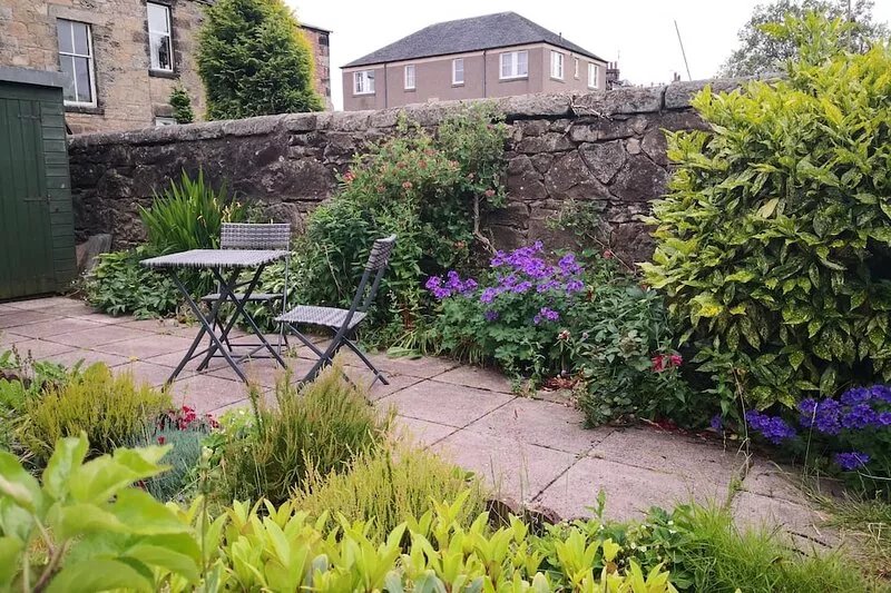 Forth View Apartment  -  an apartment that sleeps 6 guests  in 3 bedrooms