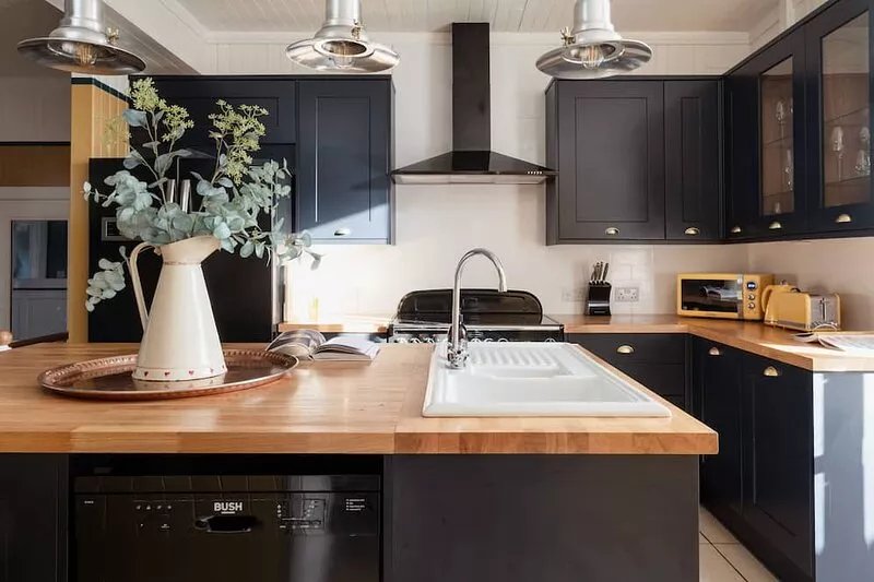 50 The High Street - By The House of Danu - 5 Bedroom Townhouse