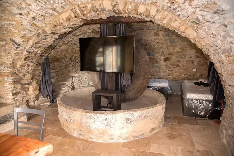 Rustic vacation apartment in an old oil mill
