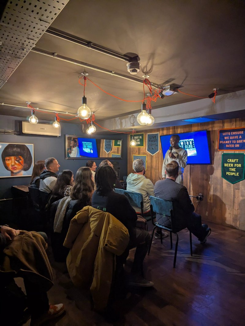 Hooma Comedy Club