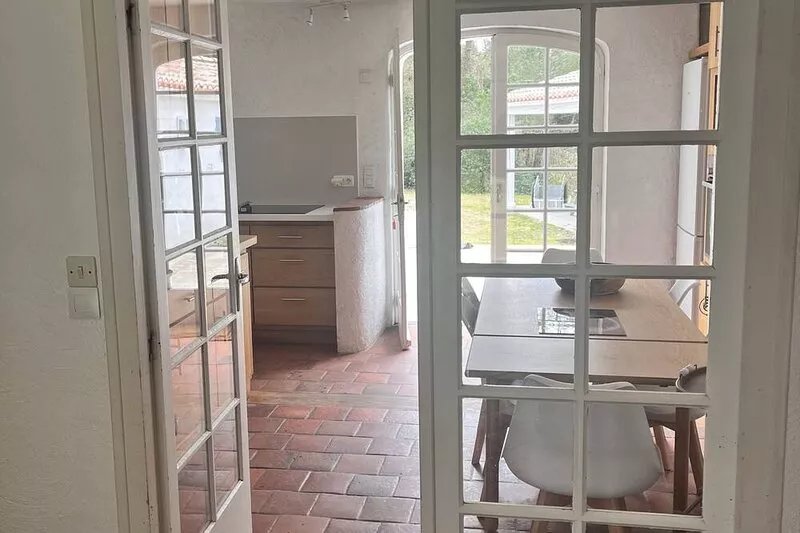 Pretty house on the isle of Noirmoutier, quiet with direct access to the ocean