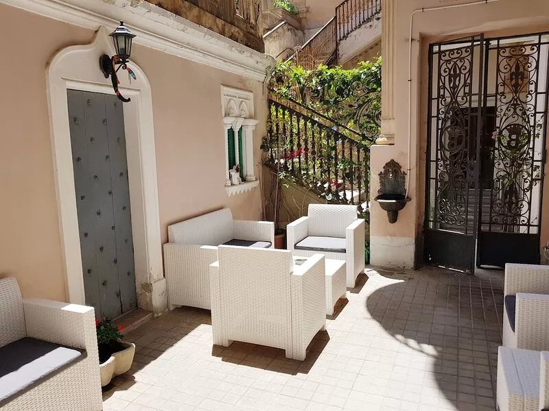 Martina, centre, 5 min. walk beach, 10 min walk trainstation in palazzo 1721