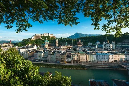 Salzburg & Vienna Sightseeing - Hop on Hop off Bus Tour