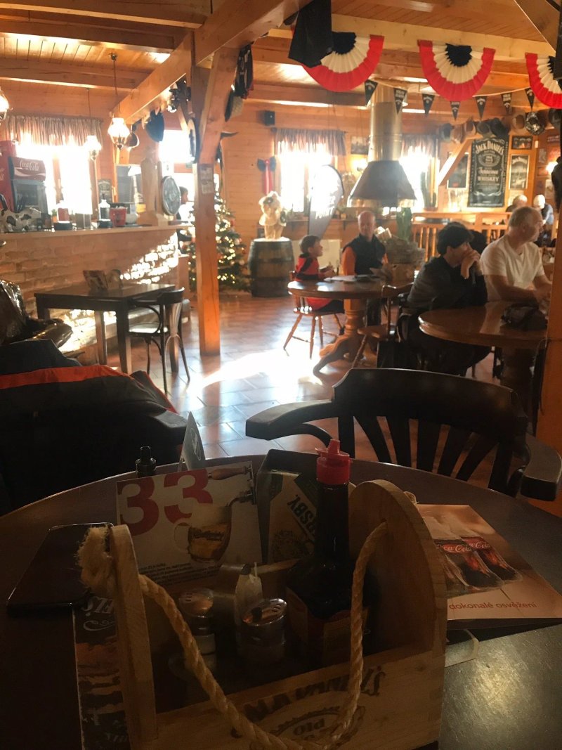 Country Saloon Clondike