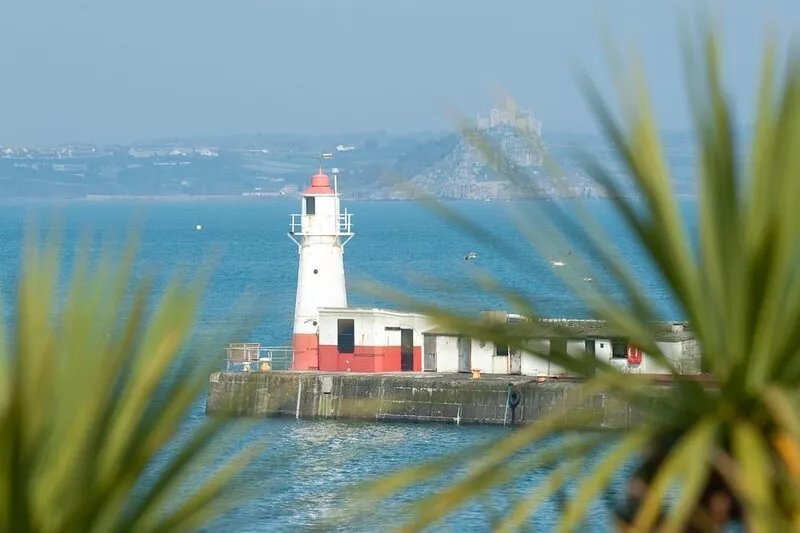 A delightful character cottage for couples and their dogs in the heart of