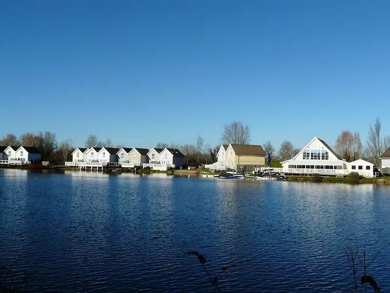 57 Spring Lake, a stunning lakeside vacation lodge and perfect Cotswold retreat