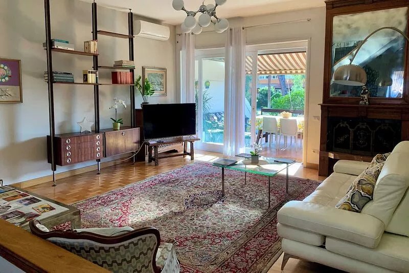 CHARMING HOUSE IN CASAL PALOCCO, ROME 220SQM - TERRACE AND GARDEN