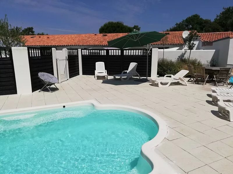 CLOS DES PINS **, cottage for 4 PEOPLE, 2 BEDROOMS, PRIVATE PATIO, SWIMMING POOL