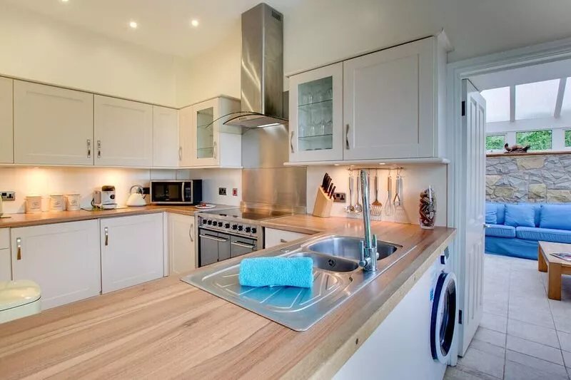 Coastguard Cottage - Four Bedroom House, Sleeps 8