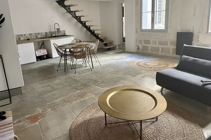 Beautiful Loft in the Historic center of Montpellier ( 4/ to 8 persons)