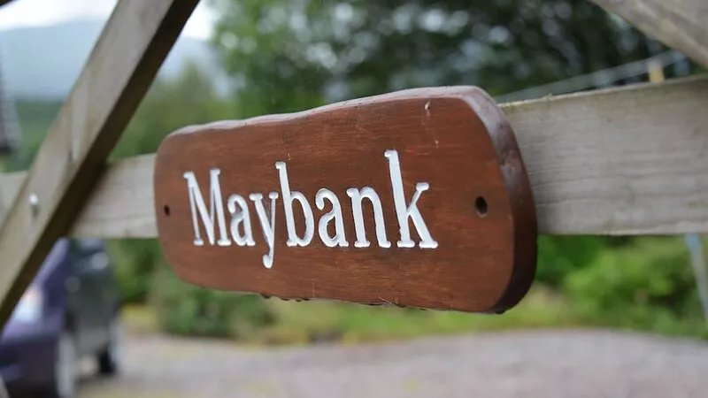 Maybank self catering sleeps 8, pets welcome.