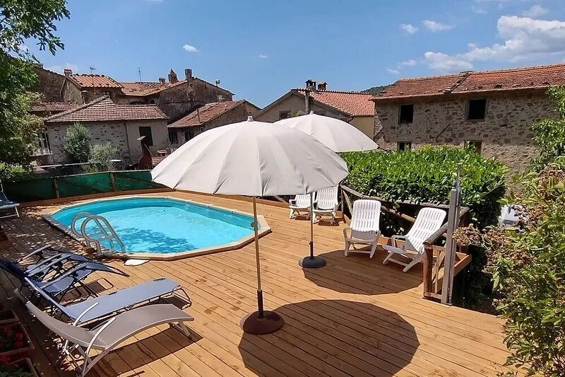 detached Village House near historic spa town,own pool, WiFi, 40 mins from beach
