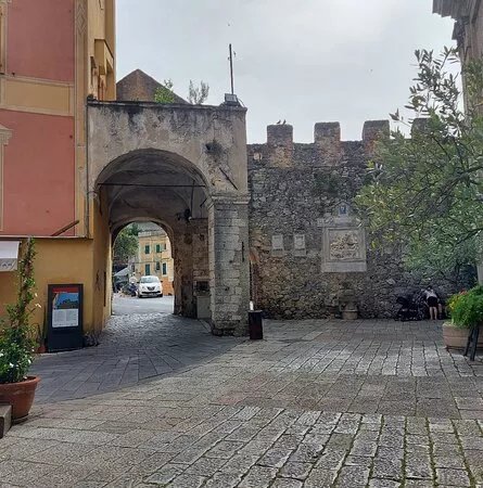 Porta Reale