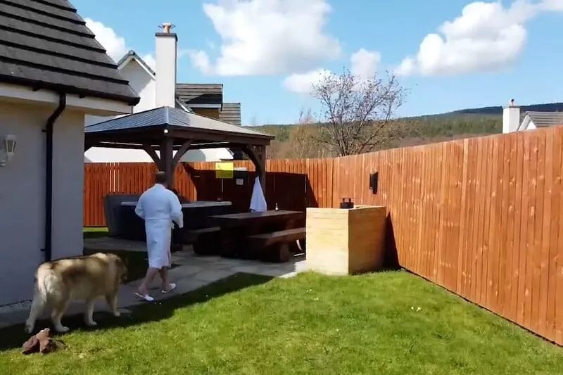 Eagle Lodge - Aviemore hot tub lodge