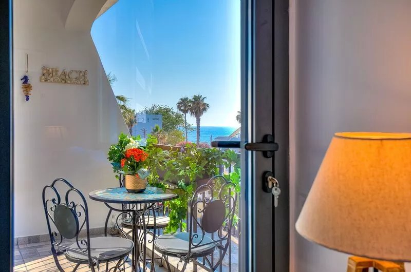 80 meters from the beach A completely renovated new apartment