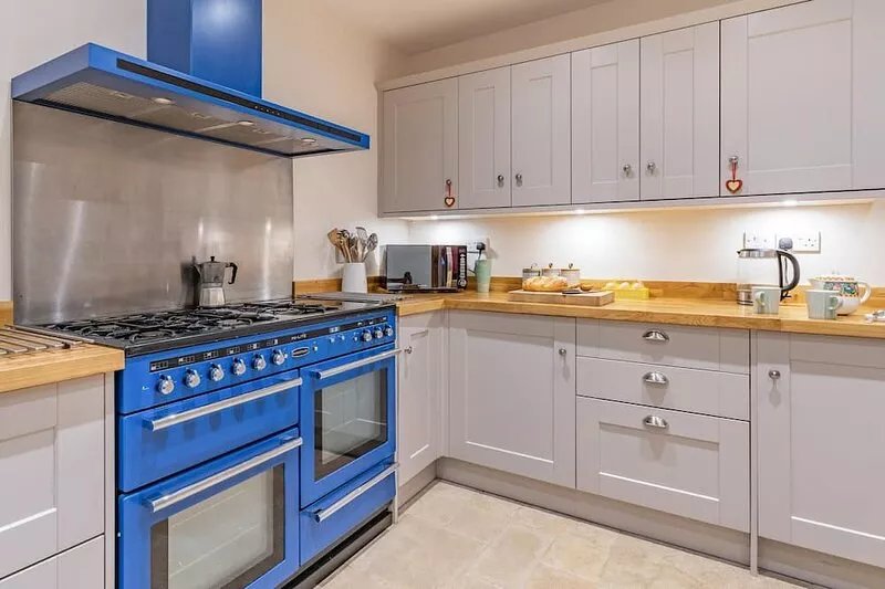 4 bedroom accommodation in Llanllawddog, near Brechfa