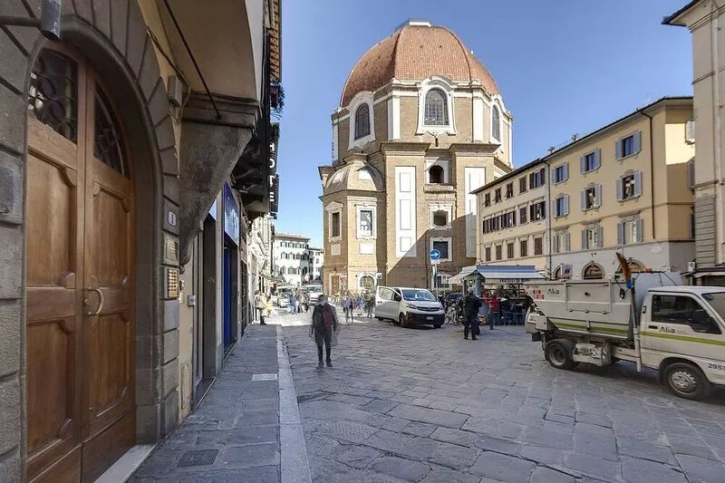 Blue Sky Suite, 5 minutes walk from the station and the Duomo