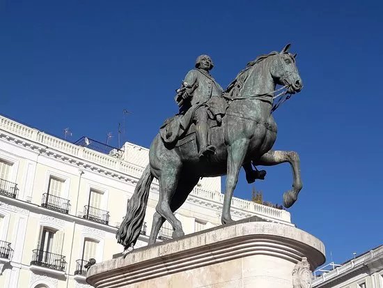 Estatua ecuestre de Carlos III Madrid