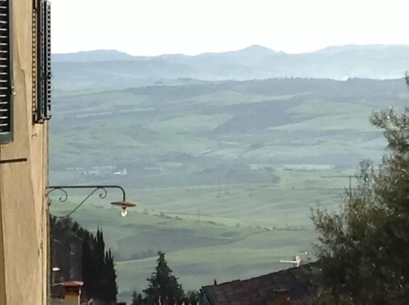 Beauty And Serenity In A Premium Montalcino Location That Will Sleep 4 Adults.