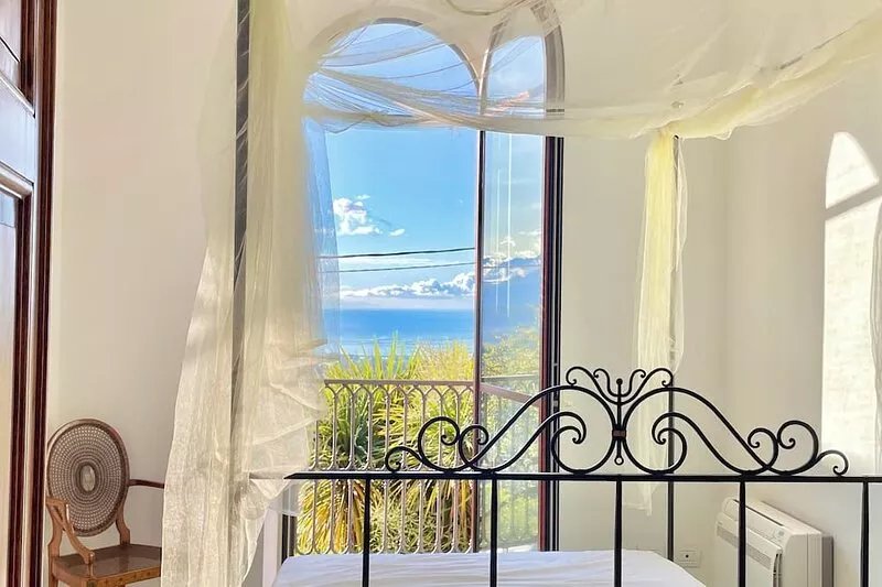 VILLA SPENSER - CinqueTerre    Historic villa with sea view pool, A/C, 8 pax