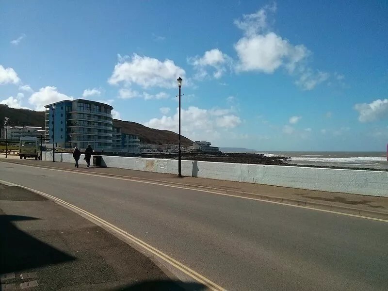 Beautiful Sea Front North Devon Apartment with 3 large bedrooms. Sleeps 6.