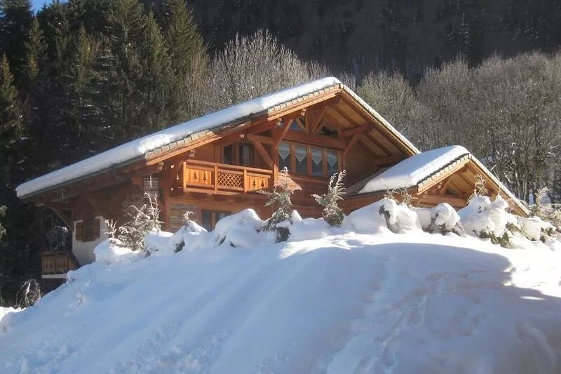 Charming chalet for 9 people, direct access to the slopes