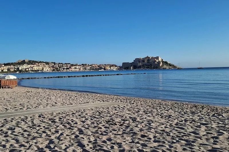 Very nice new T3 apartment 200 meters from Calvi beach
