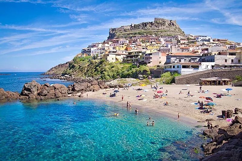 Luxury apartment with stunning sea views and close to sea and shops, WI-FI,clima