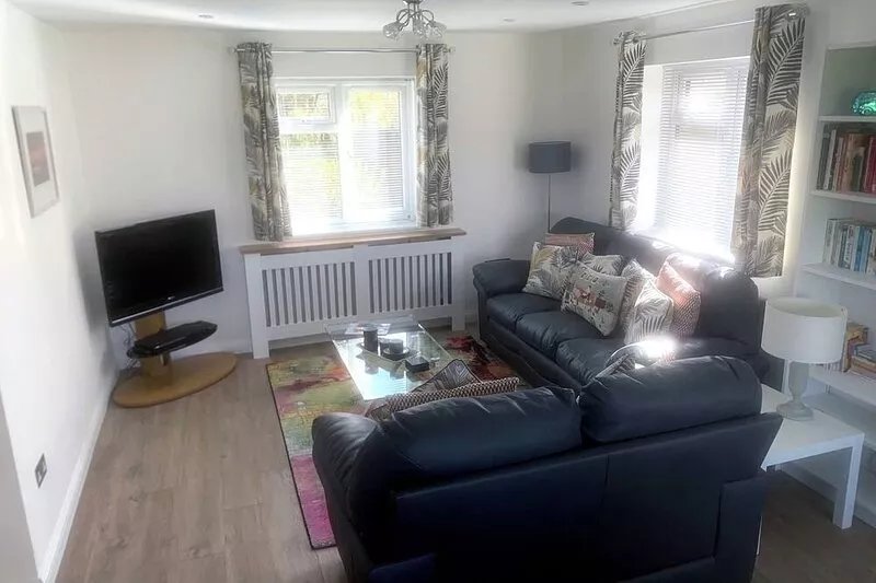 Lovely 3 bed, garden, parking, near the coast