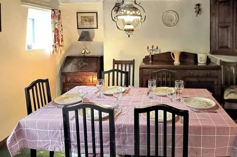 Ground Floor: Living room: TV, Freesat, Open FireDining room.