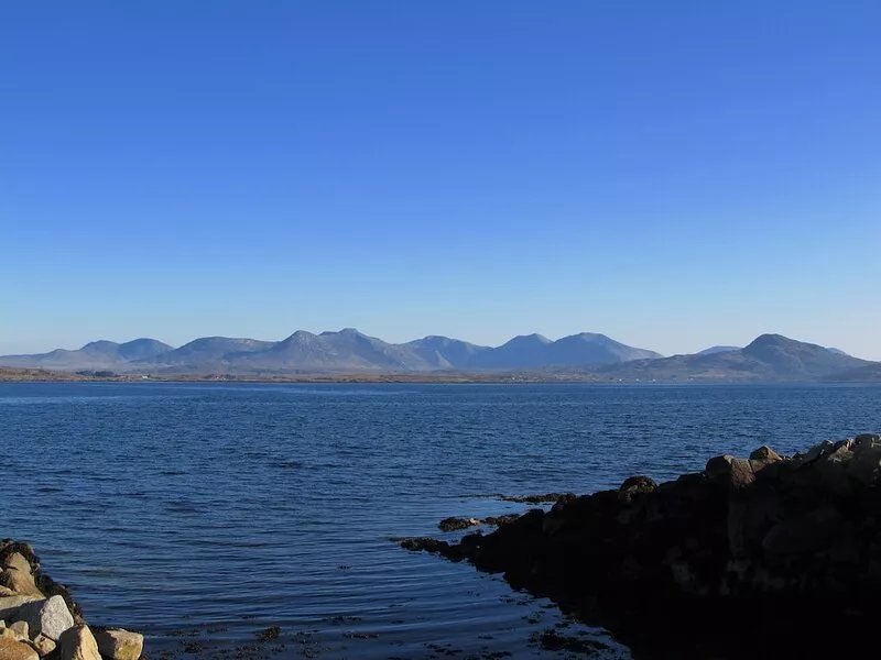 Eco-friendly house beside the sea in the wildness and solitude of Connemara