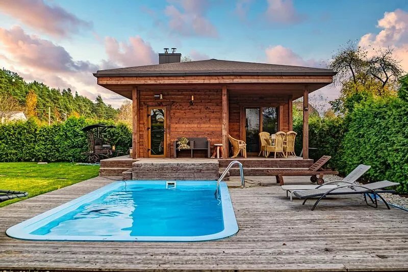 AmberVilla In a quiet place, next to the forest,near city center.Sauna with pool