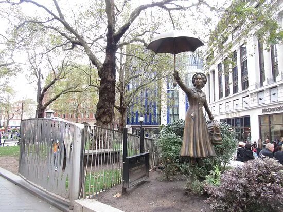 Mary Poppins Statue