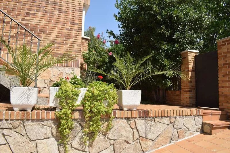 Villanueva De La Canada: House / Villa - Villanueva de la Cañada