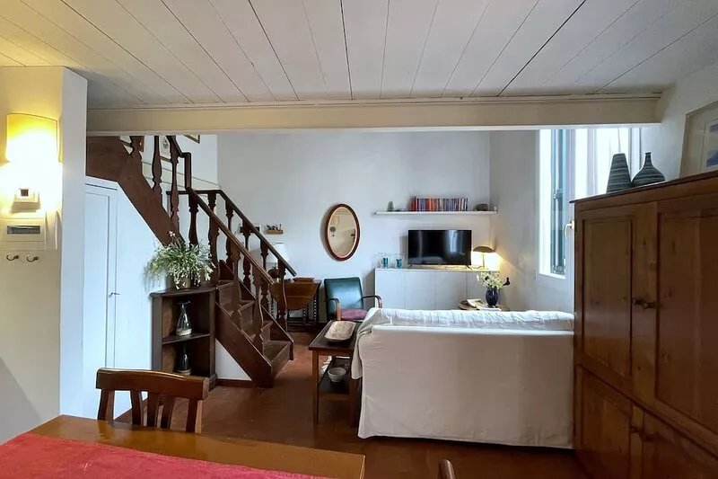 SMALL COMFORTABLE TOP FLOOR APARTMENT W/ TERRACE IN THE HISTORICAL CENTER