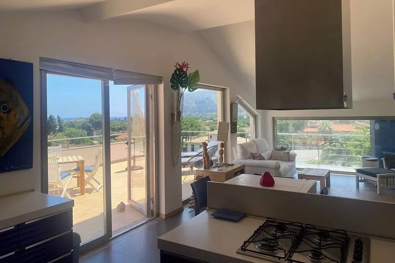 Villa Elloise's Apartment with Luxury Private Pool in Mondello