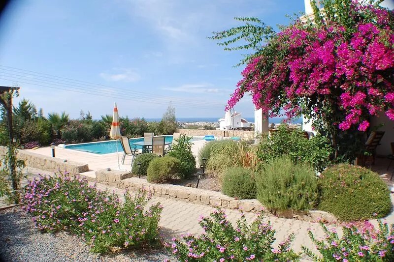 Luxury villa in Kyrenia town, stunning views, private pool.