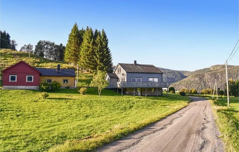 Enjoy wonderful vacations on a farm by the fjord.