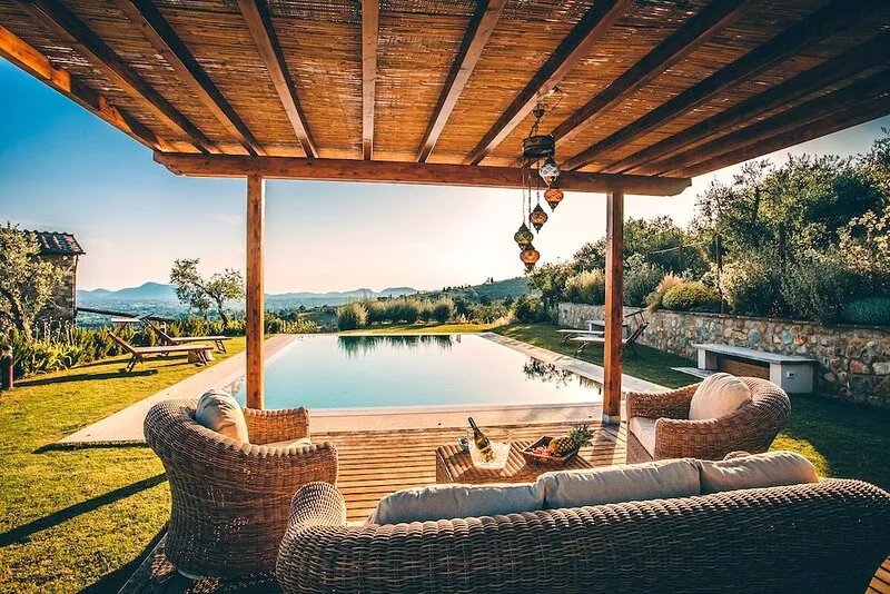 Charming country house on the hills north of Lucca with stunning view