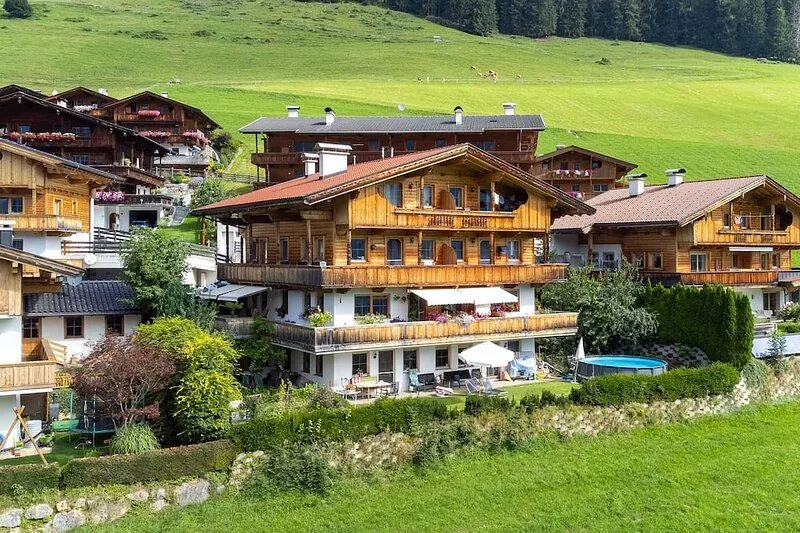 Cosy holiday apartment with a view of the mountains
